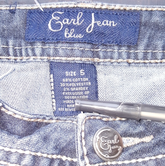 Earl jean sz 5 L 30 w 28 dark wash - Picture 2 of 4
